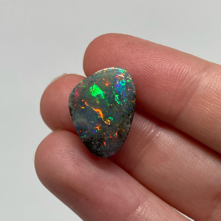8.28 Ct broad flash boulder opal