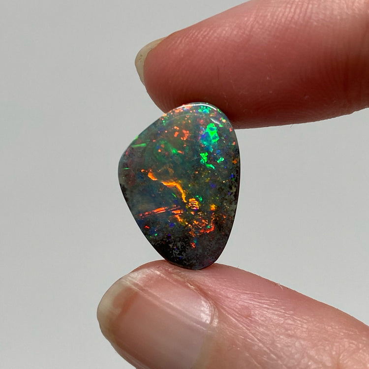 8.28 Ct broad flash boulder opal