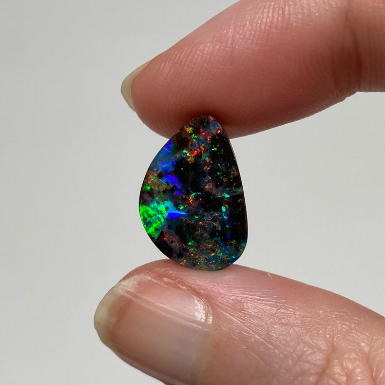 5.10 Ct rainbow boulder opal