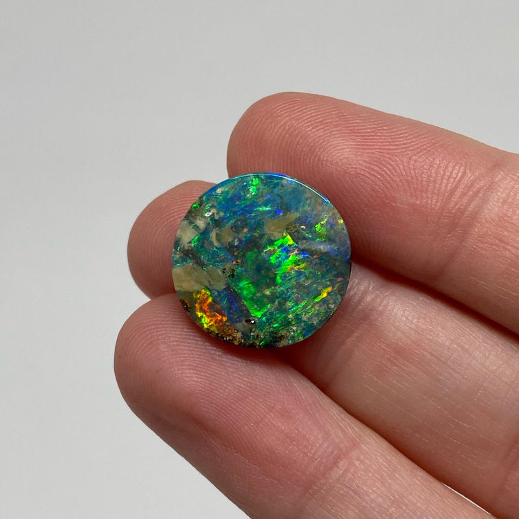 6.63 Ct green circle boulder opal
