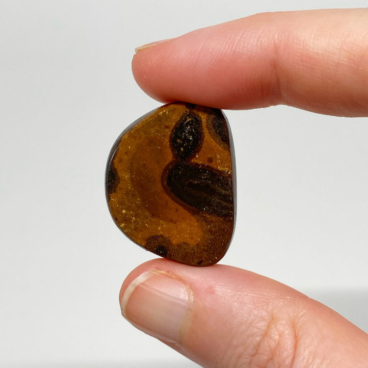 29.47 Ct free-form ocean tone boulder opal