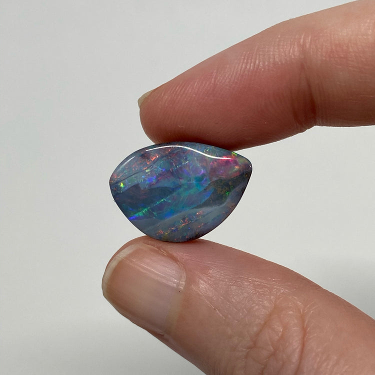 12.84 Ct 'pink stripe' boulder opal