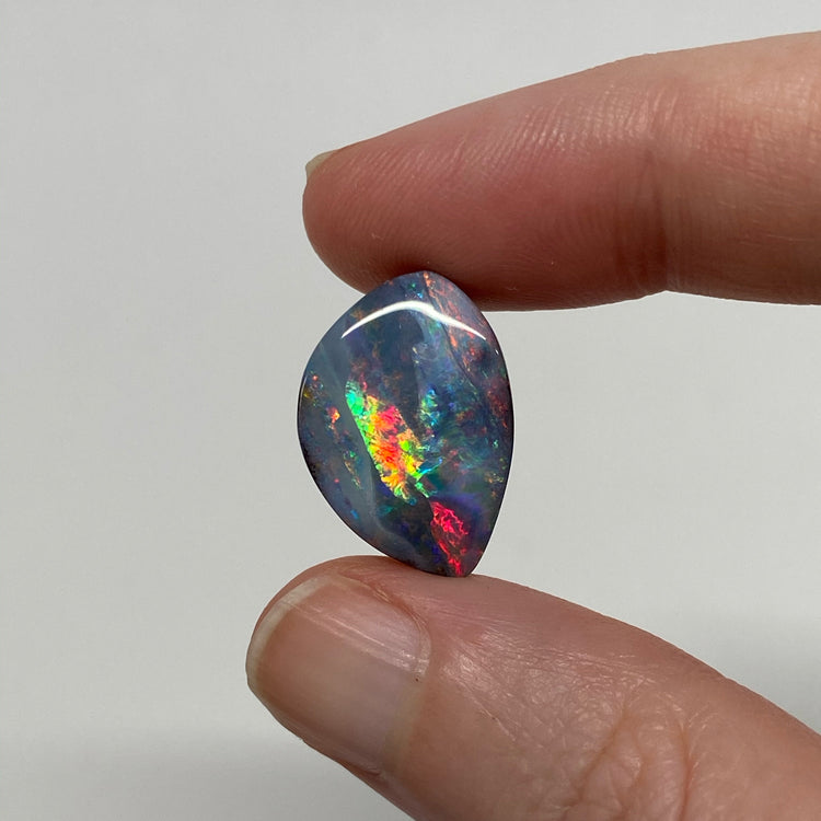 12.84 Ct 'pink stripe' boulder opal