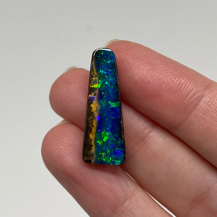 8.87 Ct green-blue boulder opal