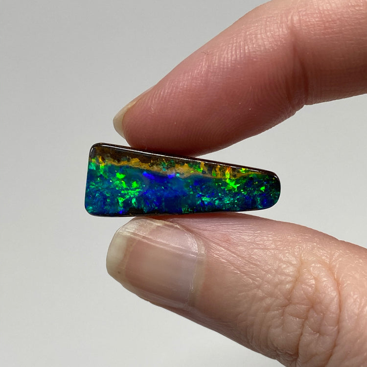 8.87 Ct green-blue boulder opal