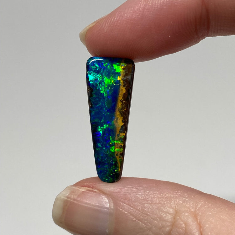 8.87 Ct green-blue boulder opal