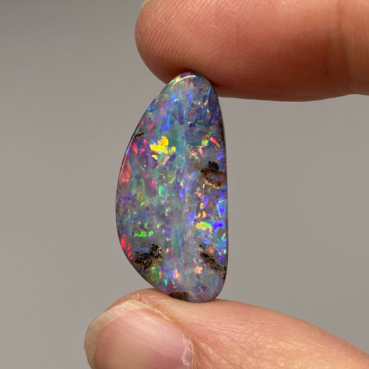 13.47 Ct rainbow boulder opal