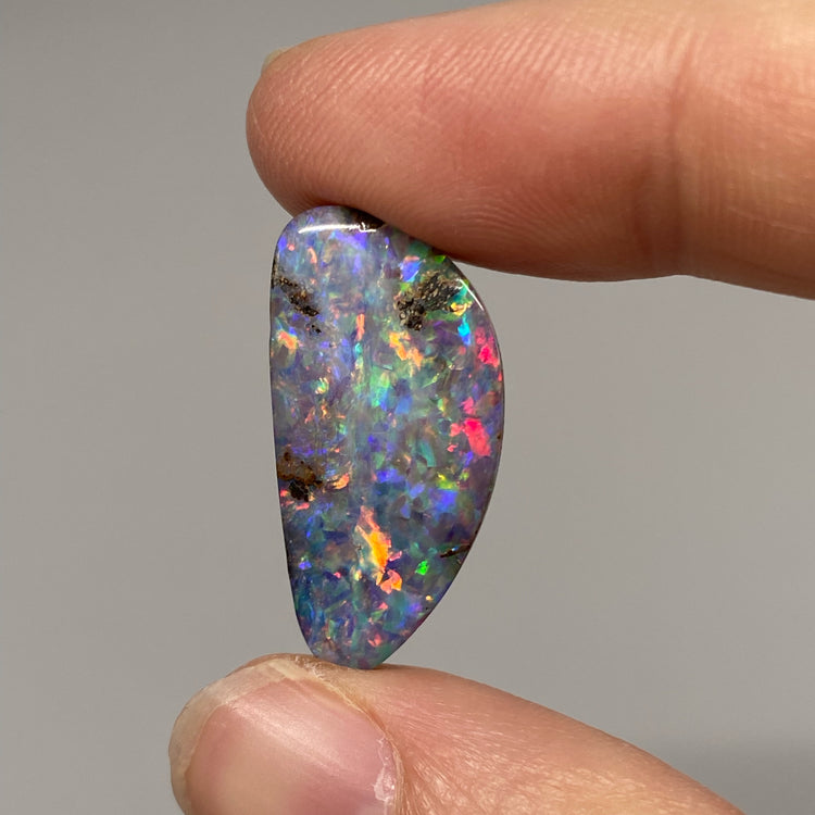 13.47 Ct rainbow boulder opal