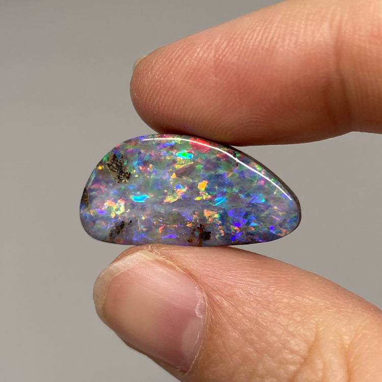 13.47 Ct rainbow boulder opal