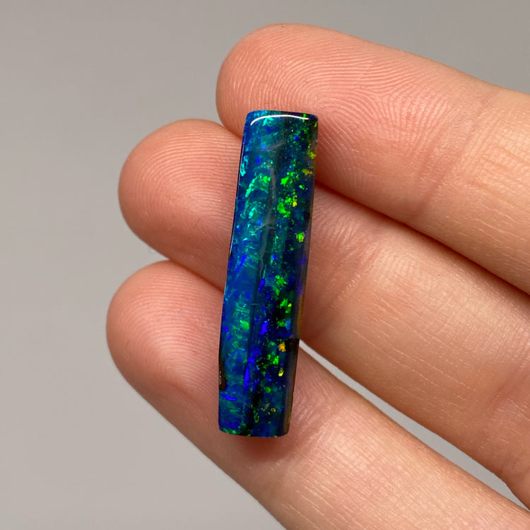 10.80 Ct top gem green-blue boulder opal