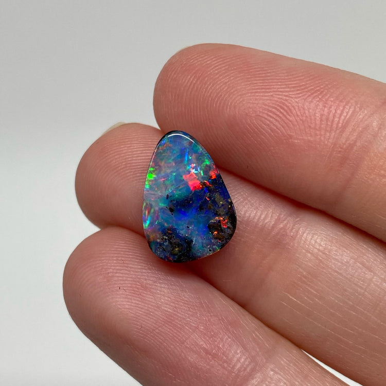 3.71 Ct small gem boulder opal