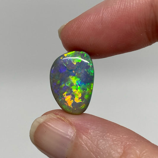 8.95 Ct electric green boulder opal