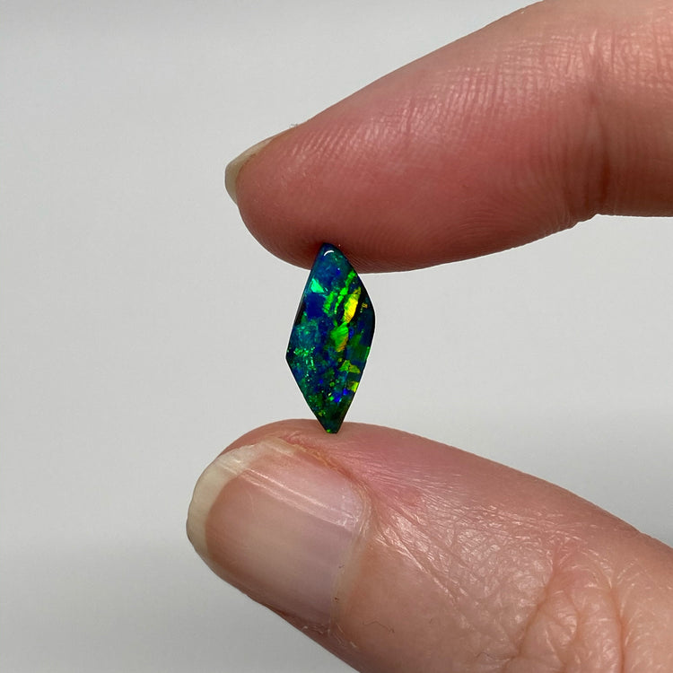 1.35 Ct extra small boulder opal