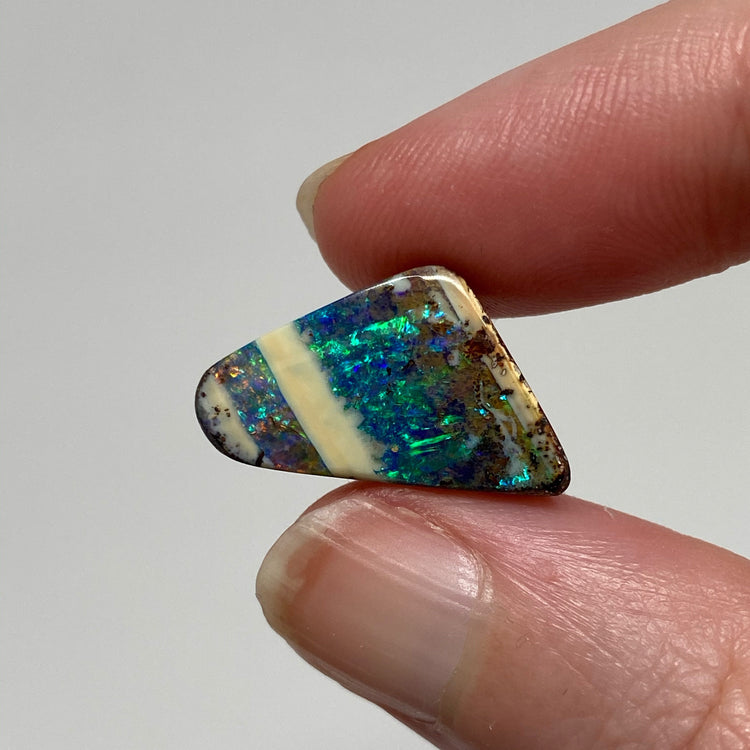 7.62 Ct small geometric boulder opal