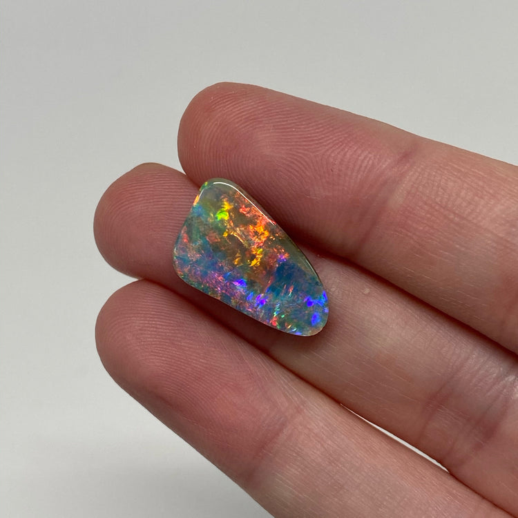 5.33 Ct small gem boulder opal