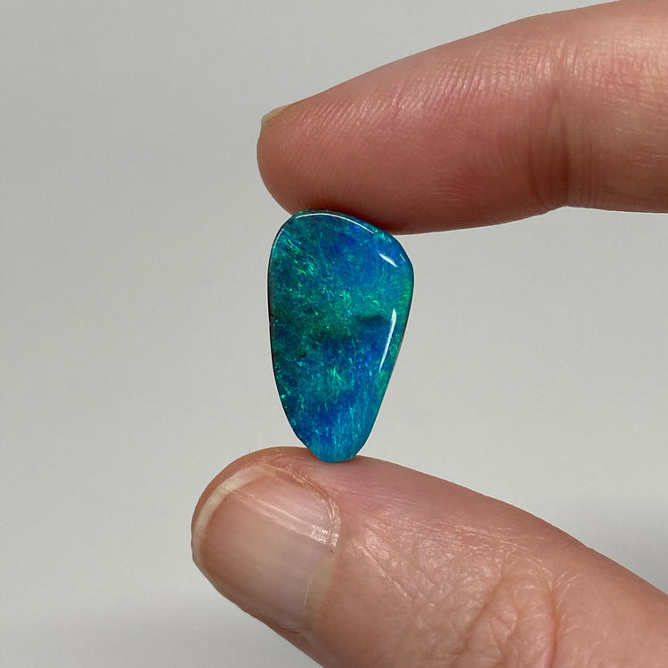 8.68 Ct ocean colored boulder opal