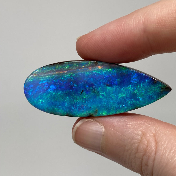 58.73 Ct extra large teardrop boulder opal