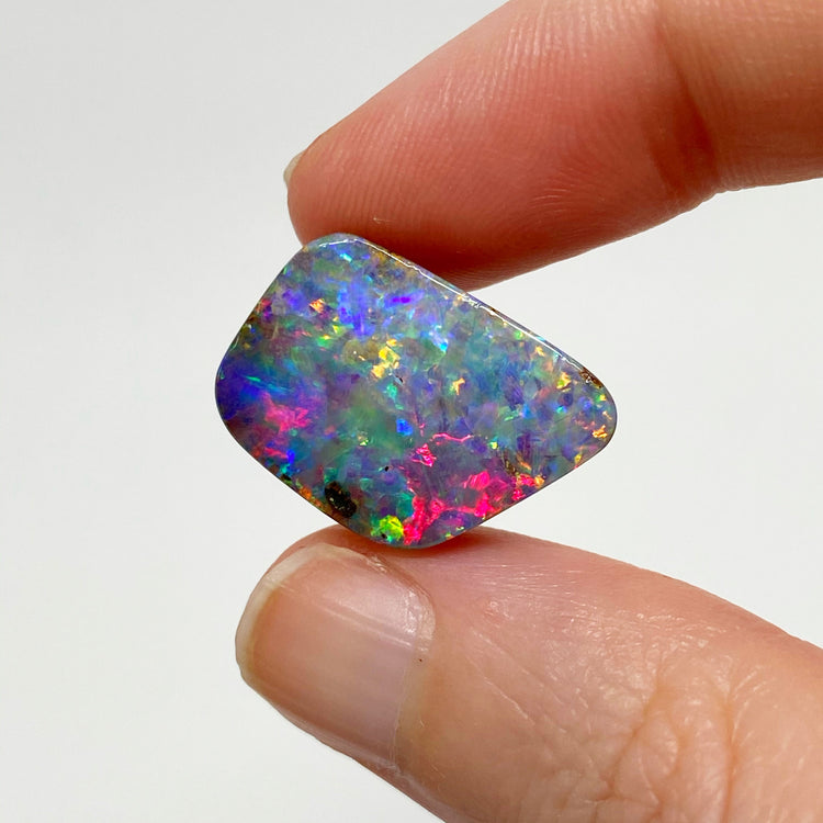 12.70 Ct rainbow boulder opal