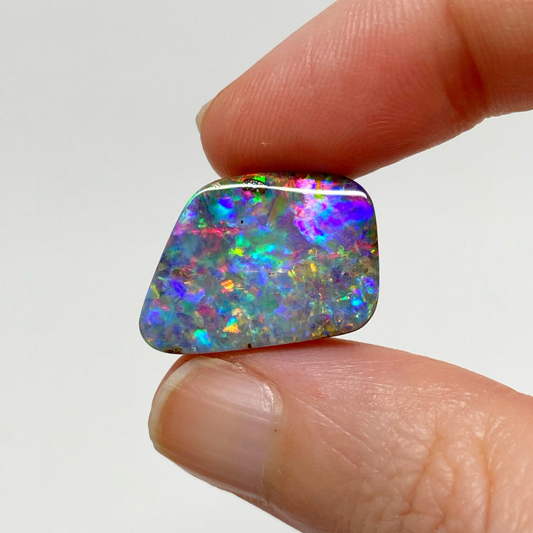 12.70 Ct rainbow boulder opal