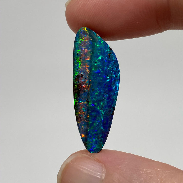 11.75 Ct green-blue and pink boulder opal