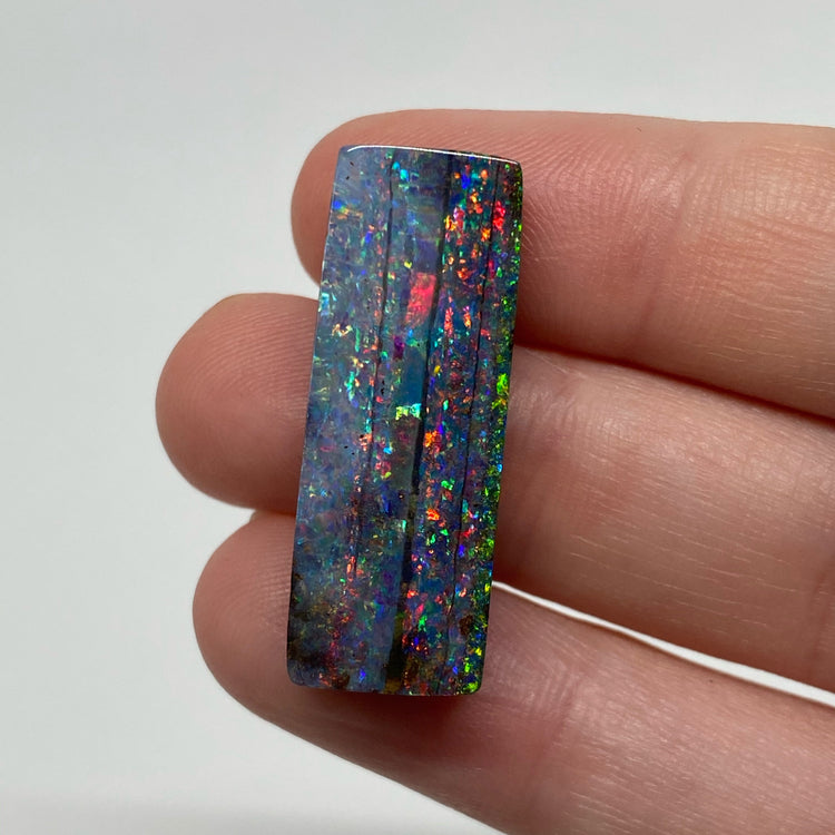 21.35 Ct rainbow stripes boulder opal