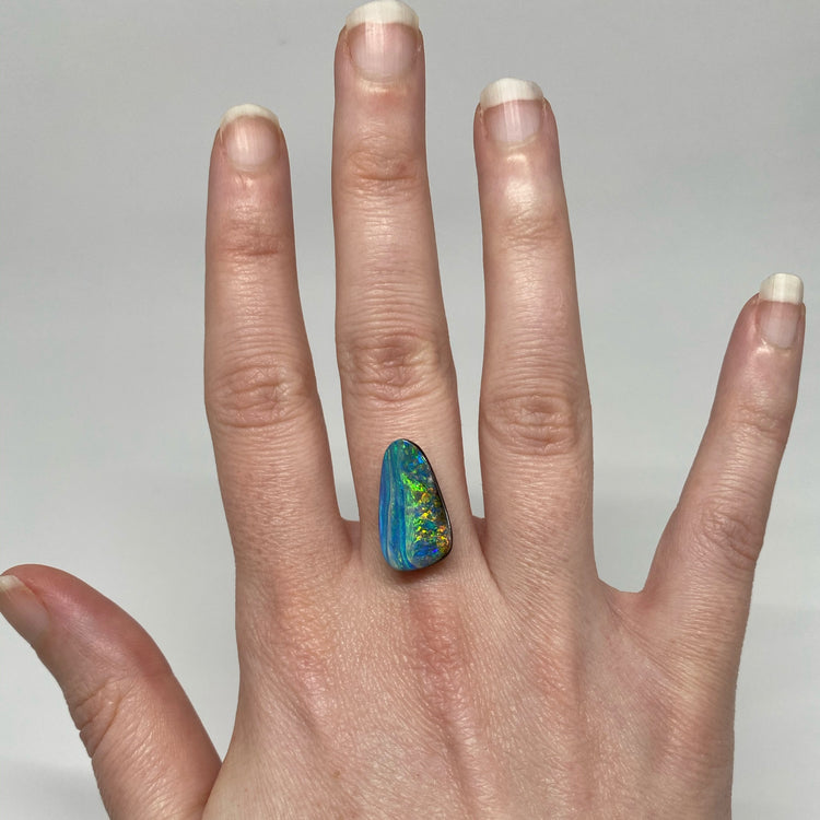 7.69 Ct free-form boulder opal